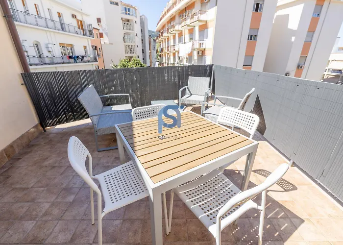 Ni Ni - Self Check In Cefalù