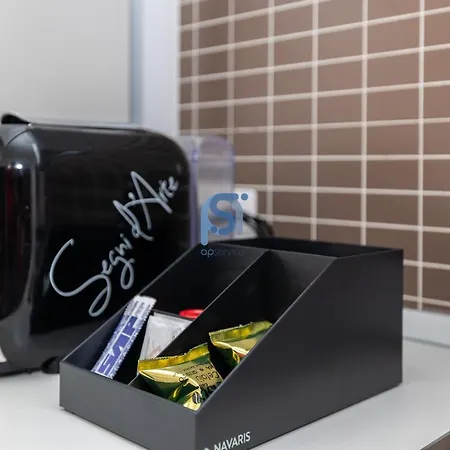 Ni Ni - Self Check In * Cefalù