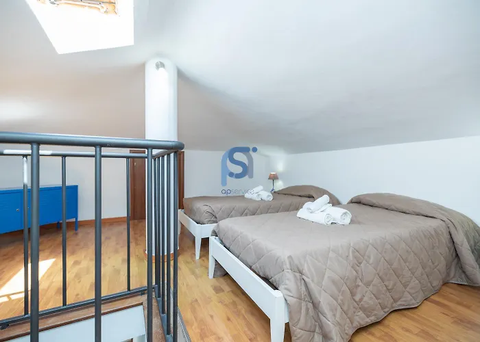 Ni Ni - Self Check In * Cefalu